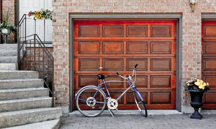 choosing the right garage door for arizona's climate